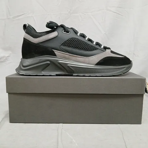 BOXED PAIR OF CLEENS ESSENTIAL RUNNER EVO TRAINERS IN OBSIDIAN SIZE UK 11.5