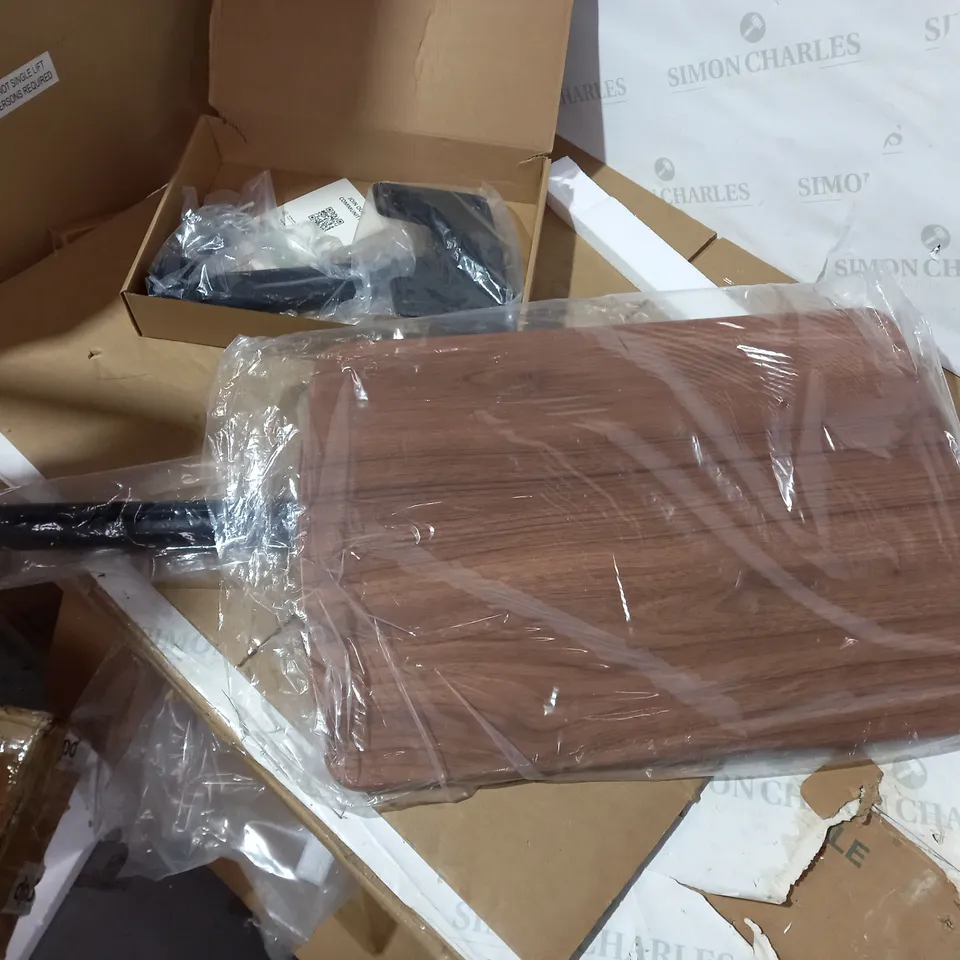 BOXED VIOZON UP-8T LAPTOP FLOOR STAND 