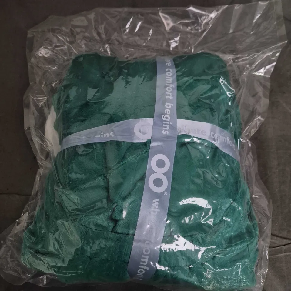 SEALED OODIE OVERSIZED HOODED BLANKET - GREEN