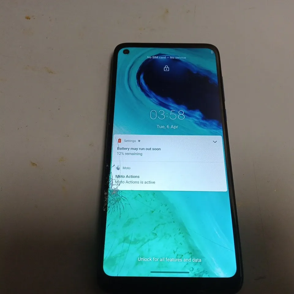 MOTOROLA MOTO G8