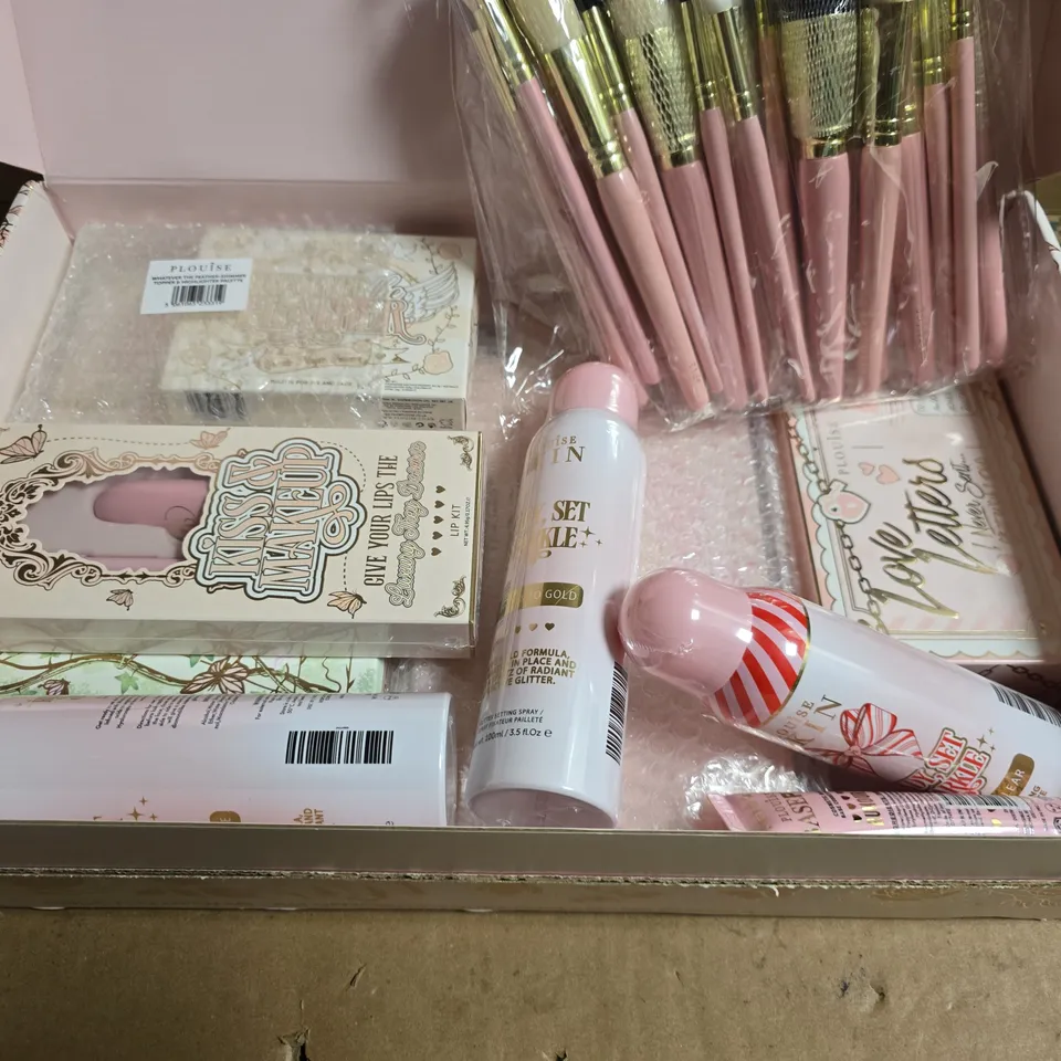 BOXED P.LOUISE LARGE BEAUTY GIFT SET 