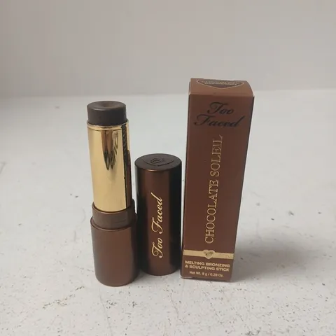 BOXED TOO FACED CHOCOLATE SOLEIL MELTING BRONZING & SCULPTING STICK - CHOCOLATE ESPRESSO (8G)