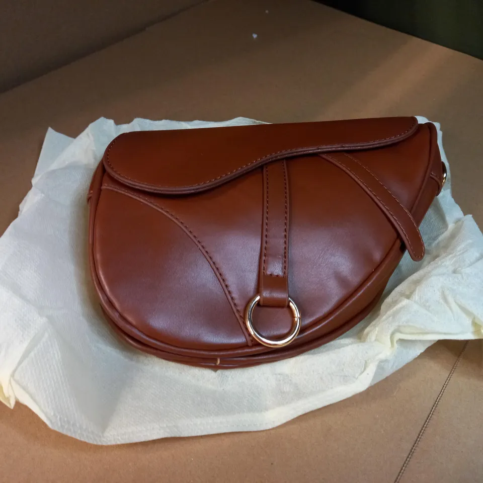 DESIGNER TAN FAUX LEATHER HANDBAG