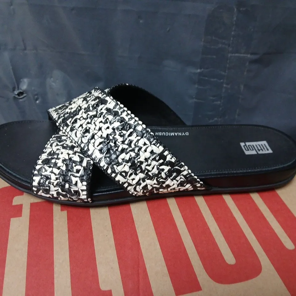 FITFLOP GRACIE WOVEN CROSS SLIDES – BLACK/IVORY, UK 07