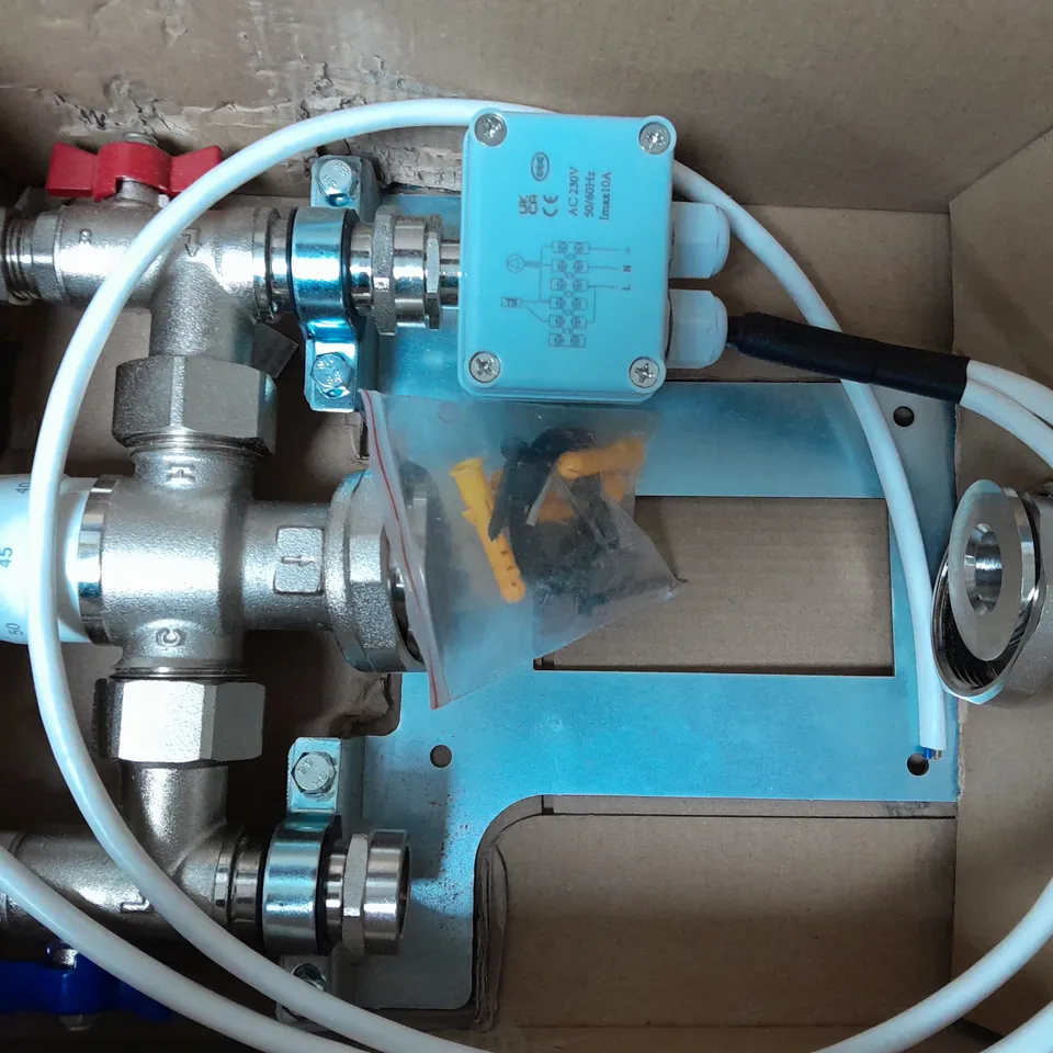 BOXED BLENDING VALVE W/O PUMP