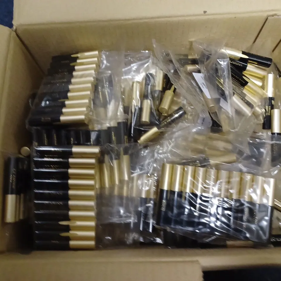 APPROXIMATELY 500 CLARINS BE LONG MASCARA MINI (01 INTENSE BLACK)