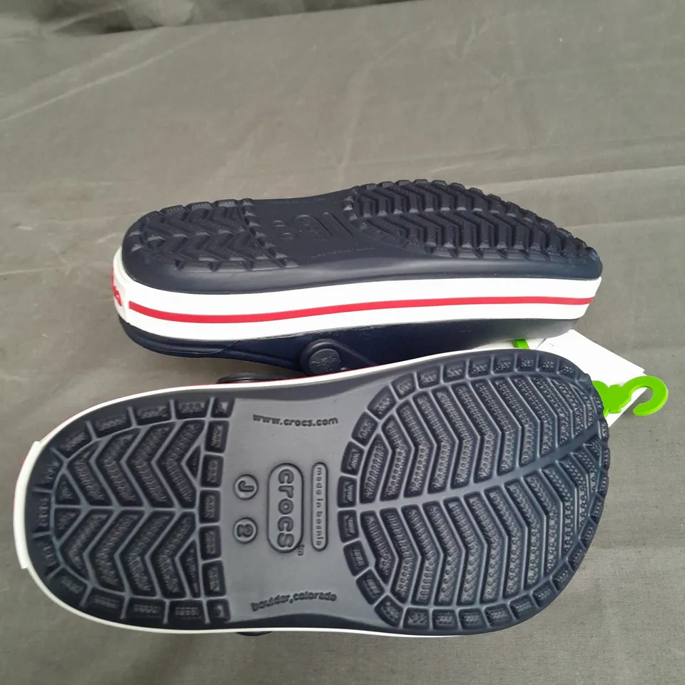 PAIR OF CROCS KIDS CROCBAND CLOG NAVY BLUE-RED SIZE J2