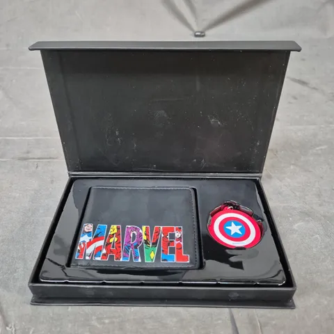 MARVEL KEYRING AND PURSE SET – WALLET WITH MARVEL LETTERING AND CAPTAIN AMERICA SHIELD (BOXED)