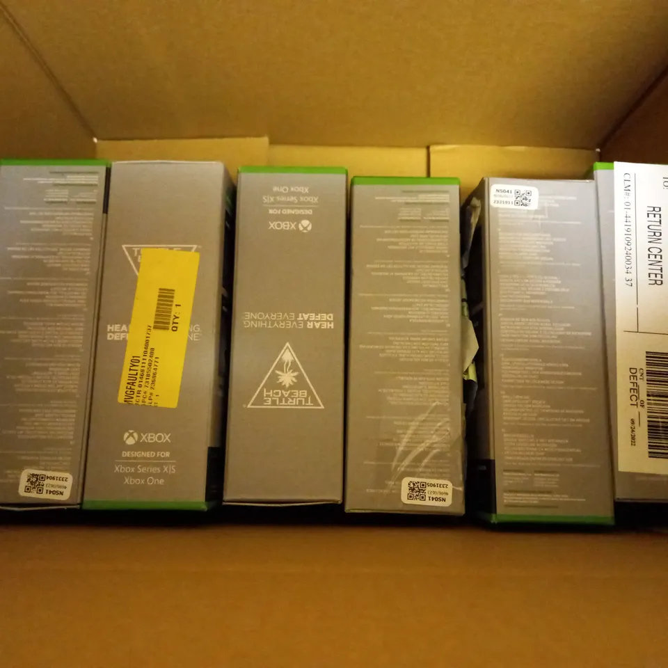 BOX OF APPROX 6 ASSORTED TURTLE BEACH CHAT WIRED GAMING HEADSETS INCLUDING XBOX AND PLAYSTATION