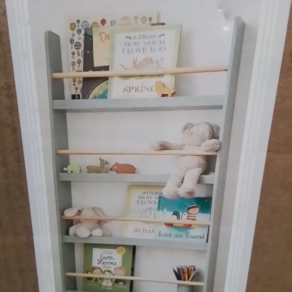 BOXED KIDS AMBER WALL MOUNTED BOOK SHELF - SAGE (1 BOX)