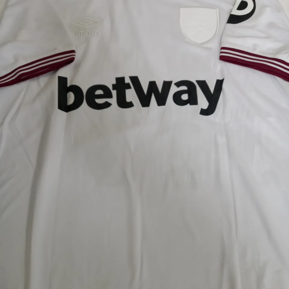 UMBRO WEST HAM FOOTBALL CLUB SHIRT - L