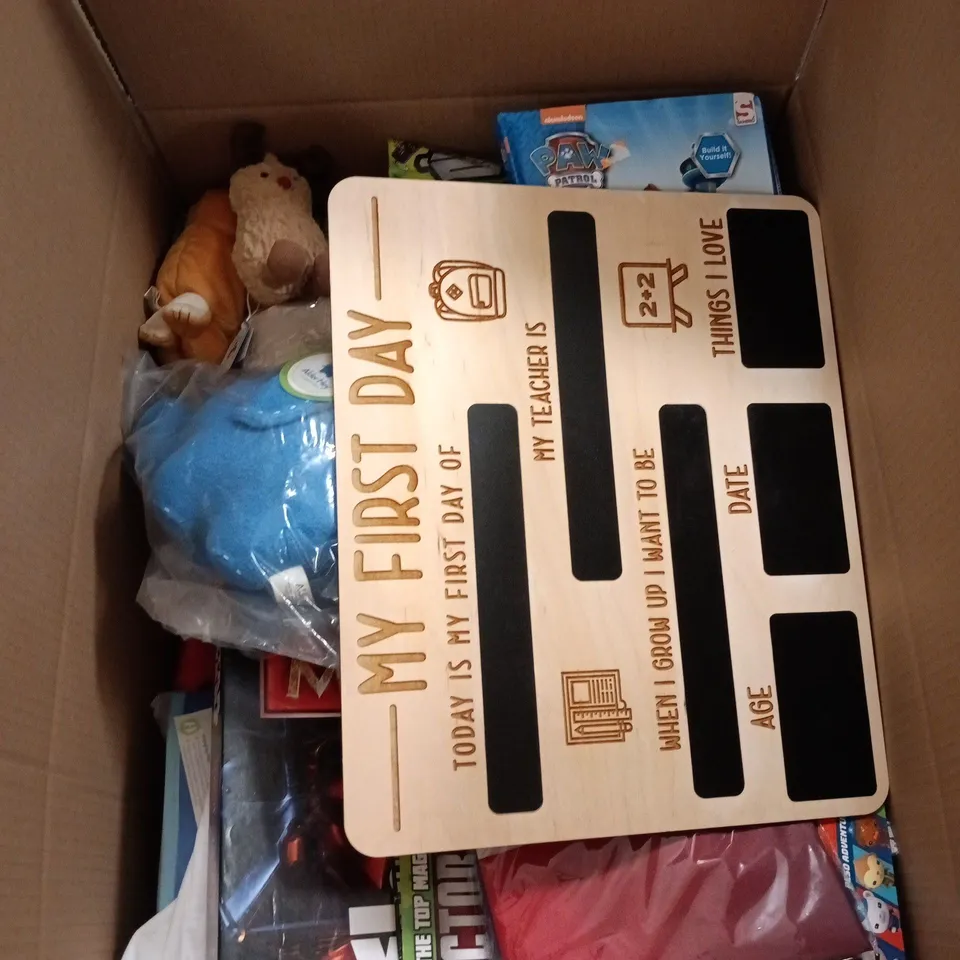 BOX OF APPROXIMATELY 25 ASSORTED TOYS INCLUDING NICKELODEON PAW PATROL MAKE YOUR OWN FIRE TRUCK, MY FIRST DAY WOODEN BOARD AND ALDER HEY ELEPHANT TOY