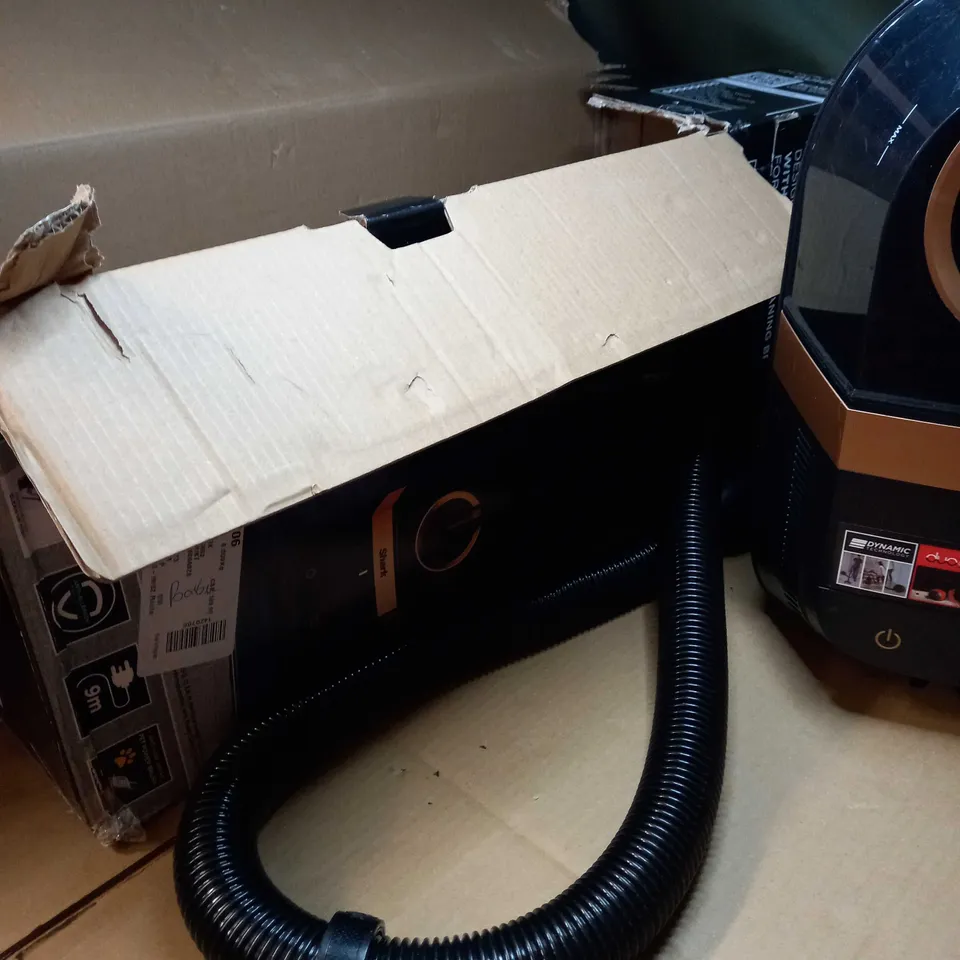 BOXED SHARK BAGLESS CYLINDER PET VACUUM CLEANER