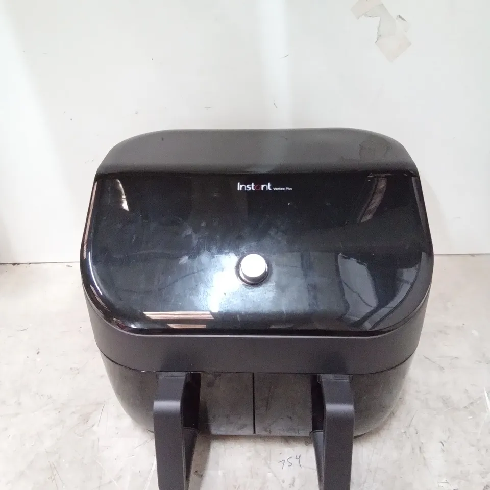 BOXED INSTANT VORTEX 8 IN 1 PLUS DOUBLE AIR FRYER 7.6L 