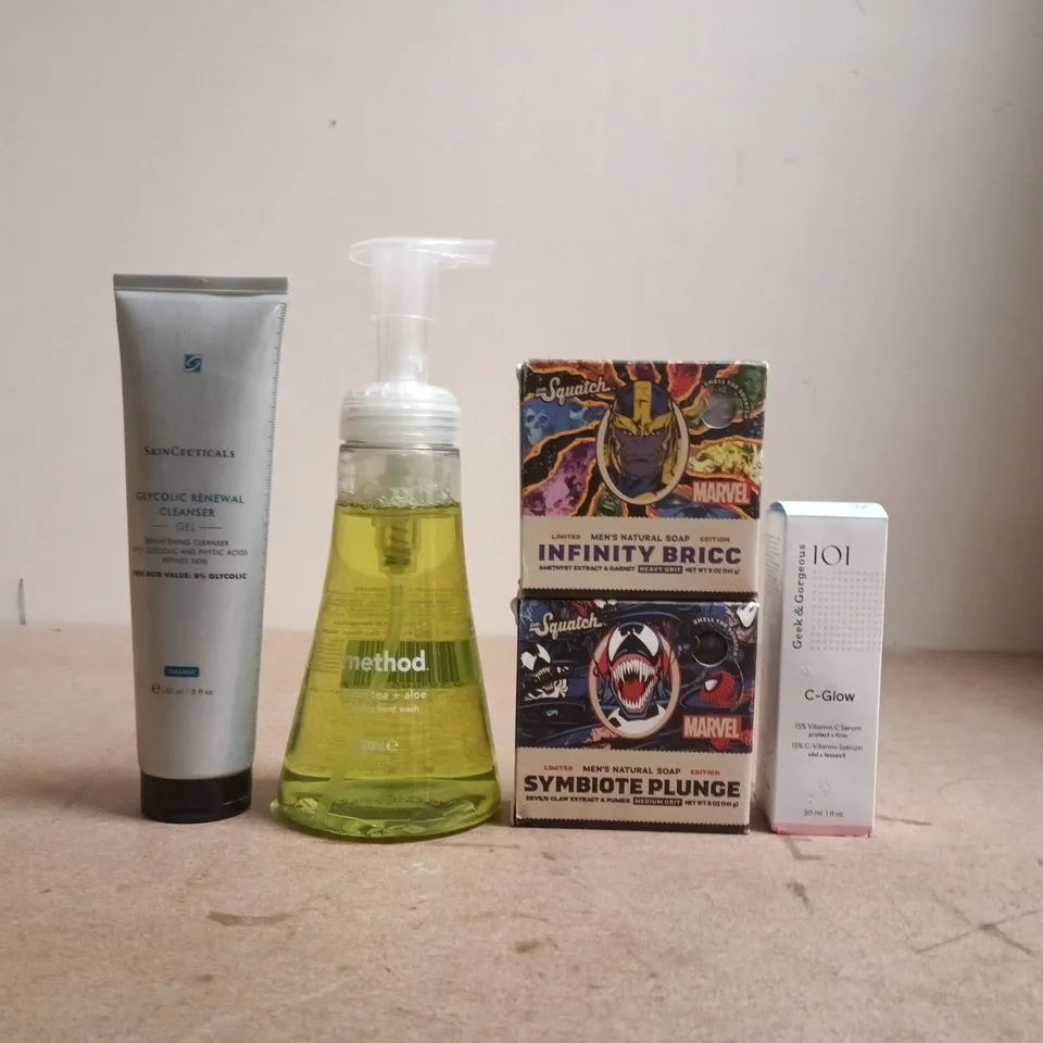 APPROXIMATELY 15 ASSORTED COSMETIC ITEMS TO INCLUDE METHOD, DR SQUATCH, ETC - COLLECTION ONLY