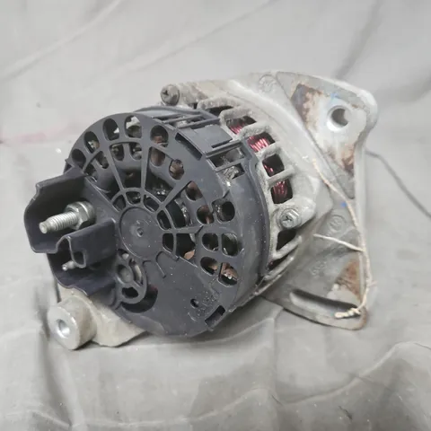 Car alternator – used, with mounting bracket and pulley