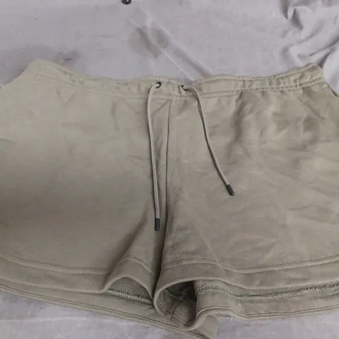 NIKE OLIVE GREEN SHORTS SIZE XL