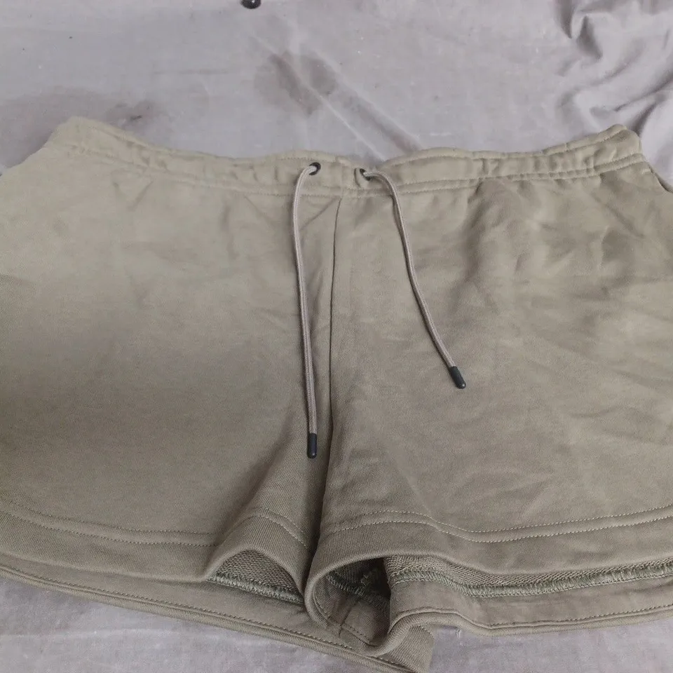 NIKE OLIVE GREEN SHORTS SIZE XL