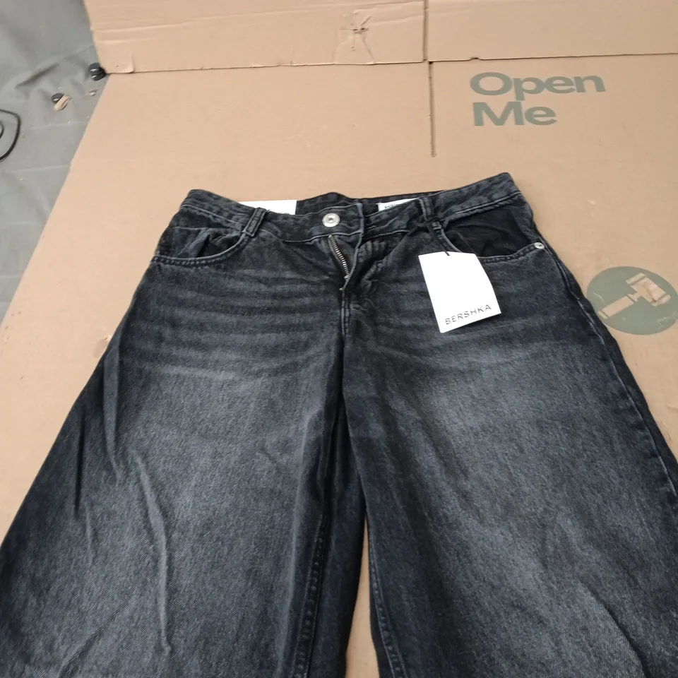 BERSHKA WIDE LOW WAIST JEANS – EU34 TALL 