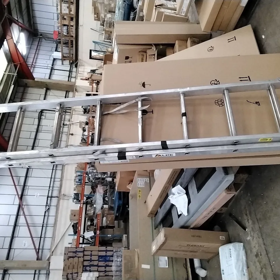 ALPE LADDER, 18 RUNG EXTENDING ALUMINUM LADDER 