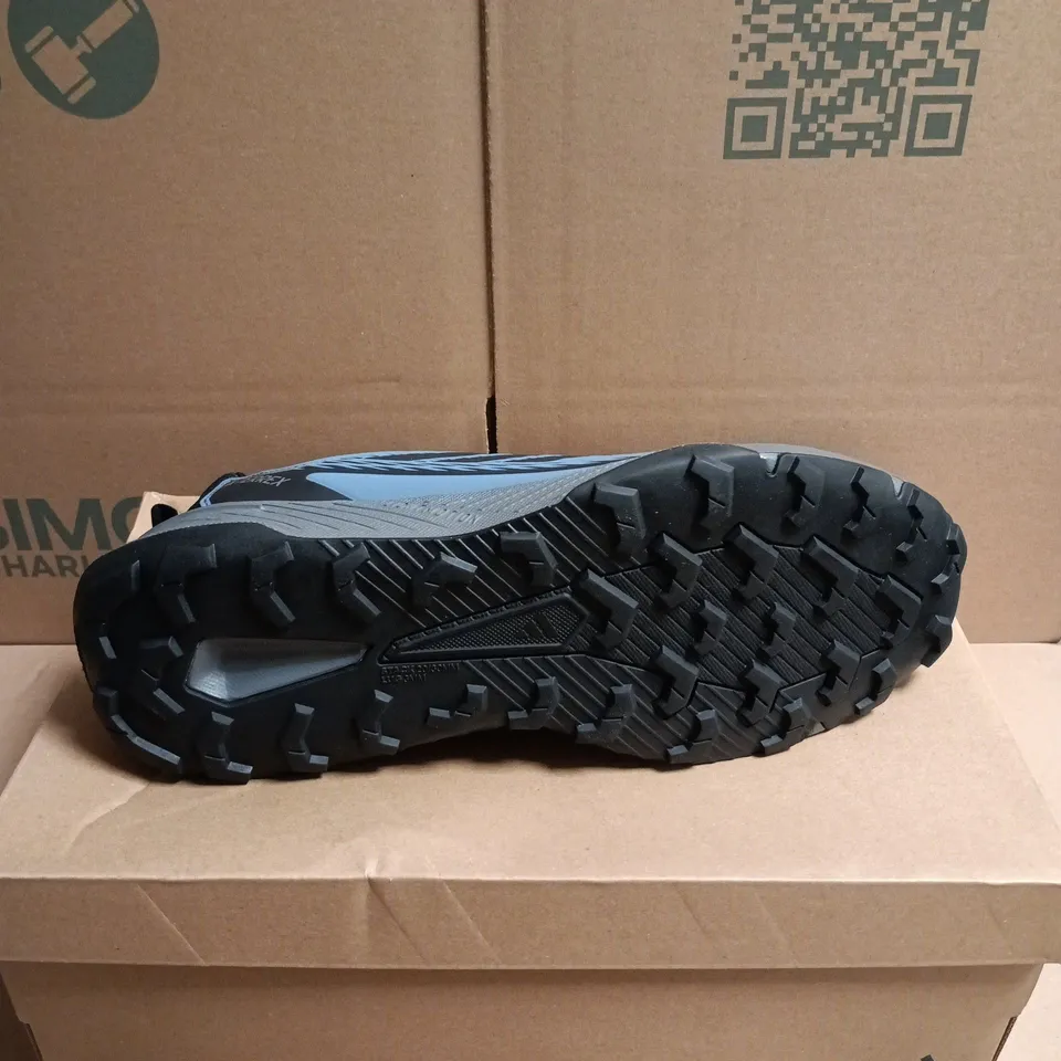 BOXED PAIR OF ADIDAS TERREX TRACEFINDER 2 CLIMAPROOF TRAIL RUNNING TRAINERS - 10