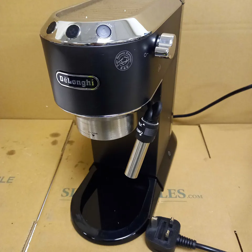 DE'LONGHI DEDICA COFFEE MACHINE