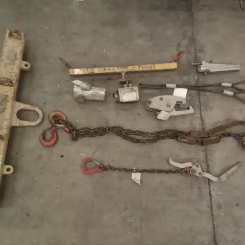 PALLET OF ASSORTED TRACKSIDE ITEMS INCLUDING LU SPEC FASTCLIP DROPPER CHAIN, UIC33 U69 CHECK RAIL CLAMP(CAMLOK), 4 WAY SLEEPER BEAM, BOWTHORPE CLAMP BODY 9 TO 24.5MM, BOWTHORPE 2 LEG WIRE ROPE SLING