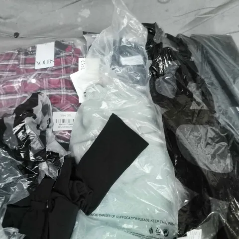 APPROXIMATELY 25 ASSORTED CLOTHING ITEMS IN VARIOUS SIZES, STYLES & COLOURS TO INCLUDE BRANDS SUCH AS ASOS, YOURS, VERY, ETC - COLLECTION ONLY