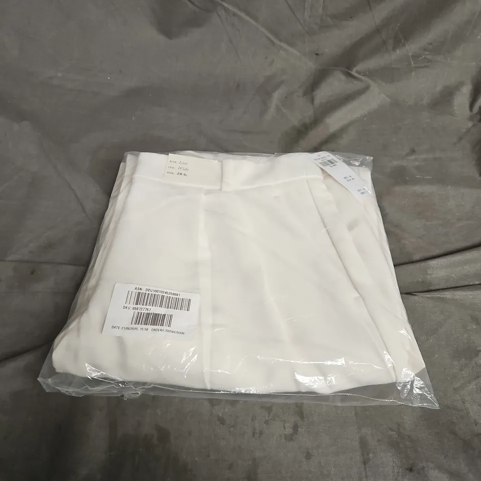 ABERCROMBIE & FITCH LOW RISE WIDE LEG TROUSERS IN OFF WHITE SIZE 28 6L