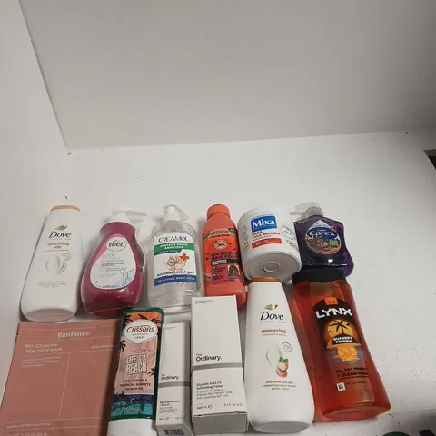 TOTE OF APPROXIMATELY 10 ASSORTED BEAUTY PRODUCTS INCLUDING THE ORDINARY GLYCOLIC ACID 7% EXFOLIATING TONER, DOVE BODY WASH AND BIODANCE BIO COLLAGEN REAL DEEP MASK