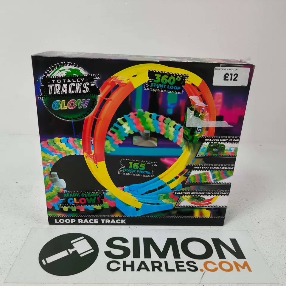 TOTALLY TRACKS GLOW LOOP RACE TRACK