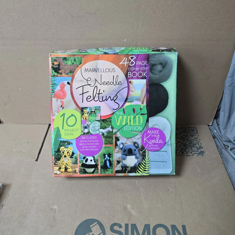 BOX OF APPROXIMATELY 20 ASSORTED HOUSEHOLD ITEMS INCLUDING PREMIUM QUALITY FITTED SHEET , GARDEN ROTARY DRYER COVER AND MARVELLOUS NEEDLE FELTING