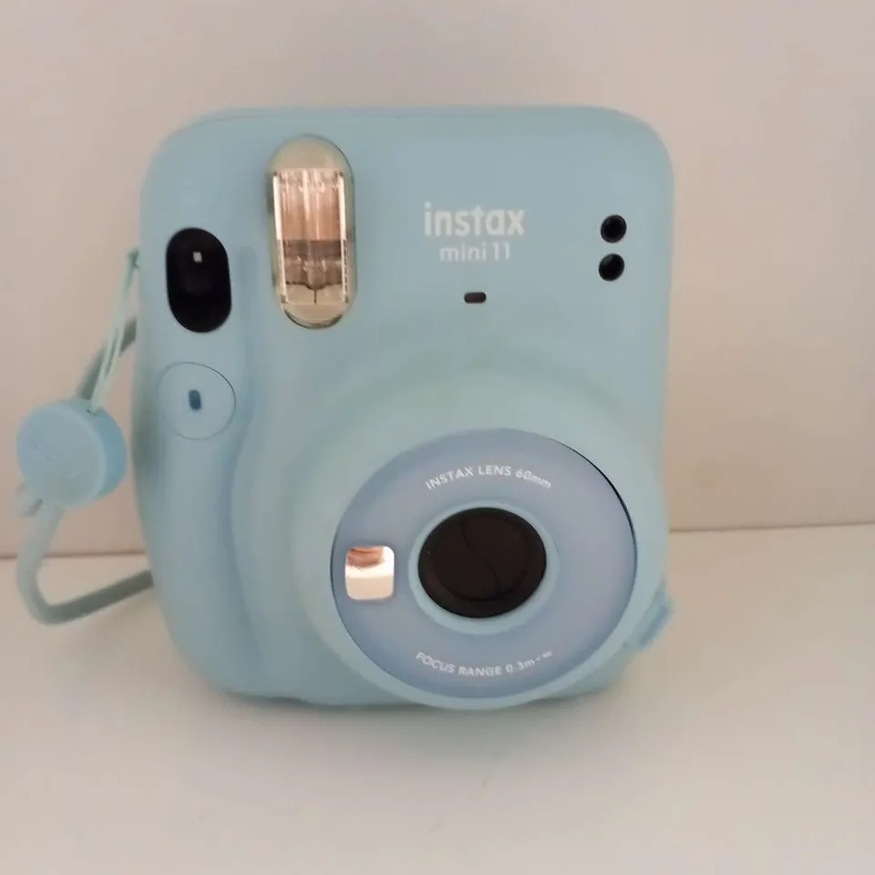 BOXED FUJIFILM INSTAX MINI 11 INSTANT CAMERA