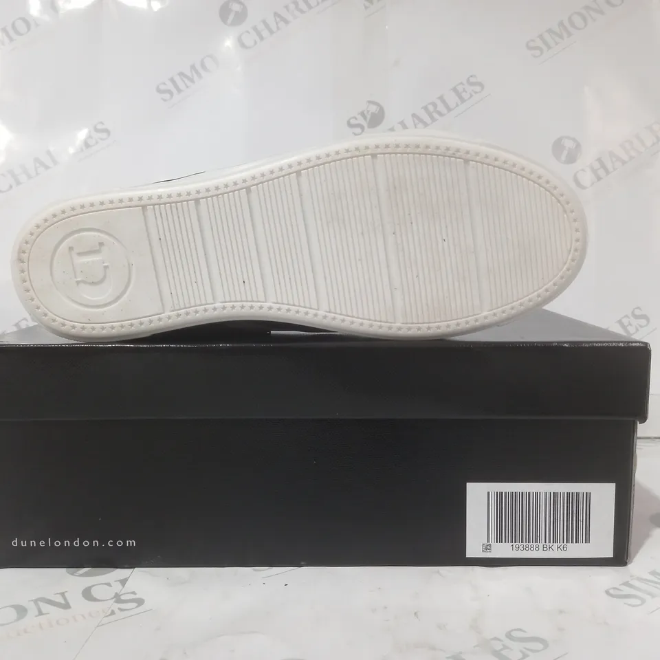 BOXED PAIR OF DUNE LONDON ENERGISED LIGHTNING BOLT TRAINERS IN BLACK/WHITE SIZE 6
