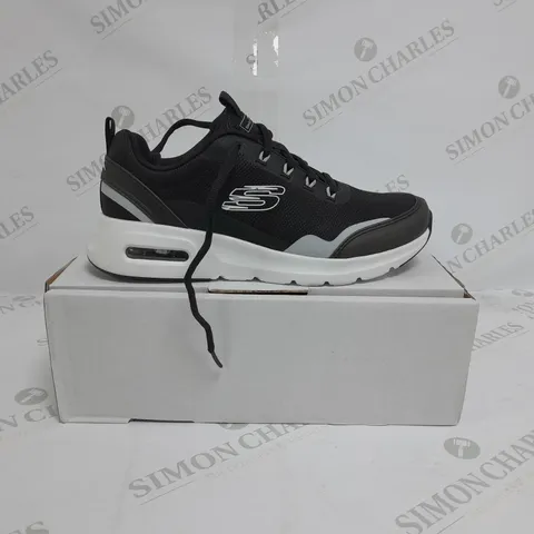 BOXED PAIR OF SKECHERS AIR COURT TRAINERS IN BLACK SIZE 3.5