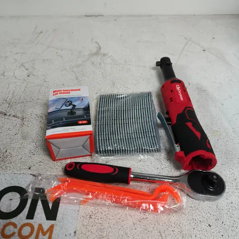 APPROXIMATELY 10 ASSORTED VEHICLE PARTS/ACCESSORIES TO INCLUDE WHEEL BEARING WEIGHTS, CAR MOUNT, MULTI TOOL ETC
