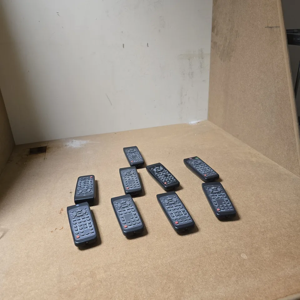 APPROXIMATELY 9 PROJECTOR REMOTES