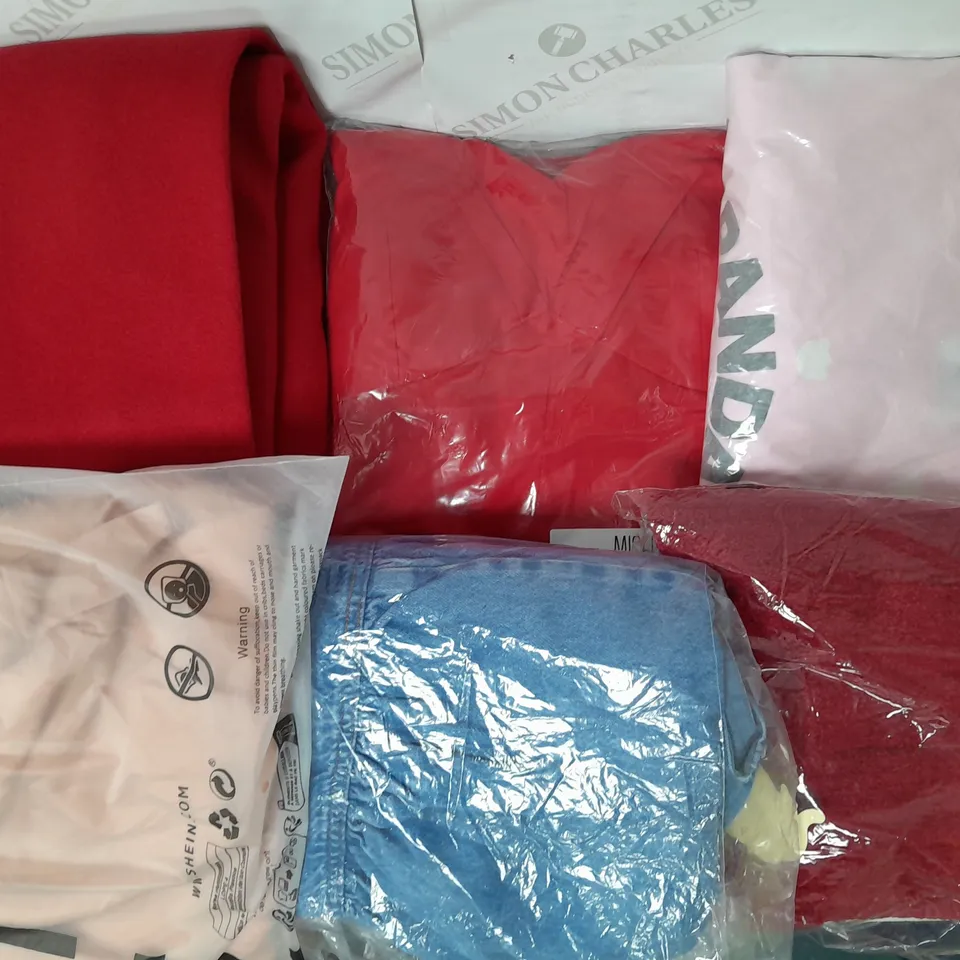 LOT OF APPROX 8 CLOTHING ITEMS IN VARIOUS BRANDS, STYLES, COLOURS AND SIZES