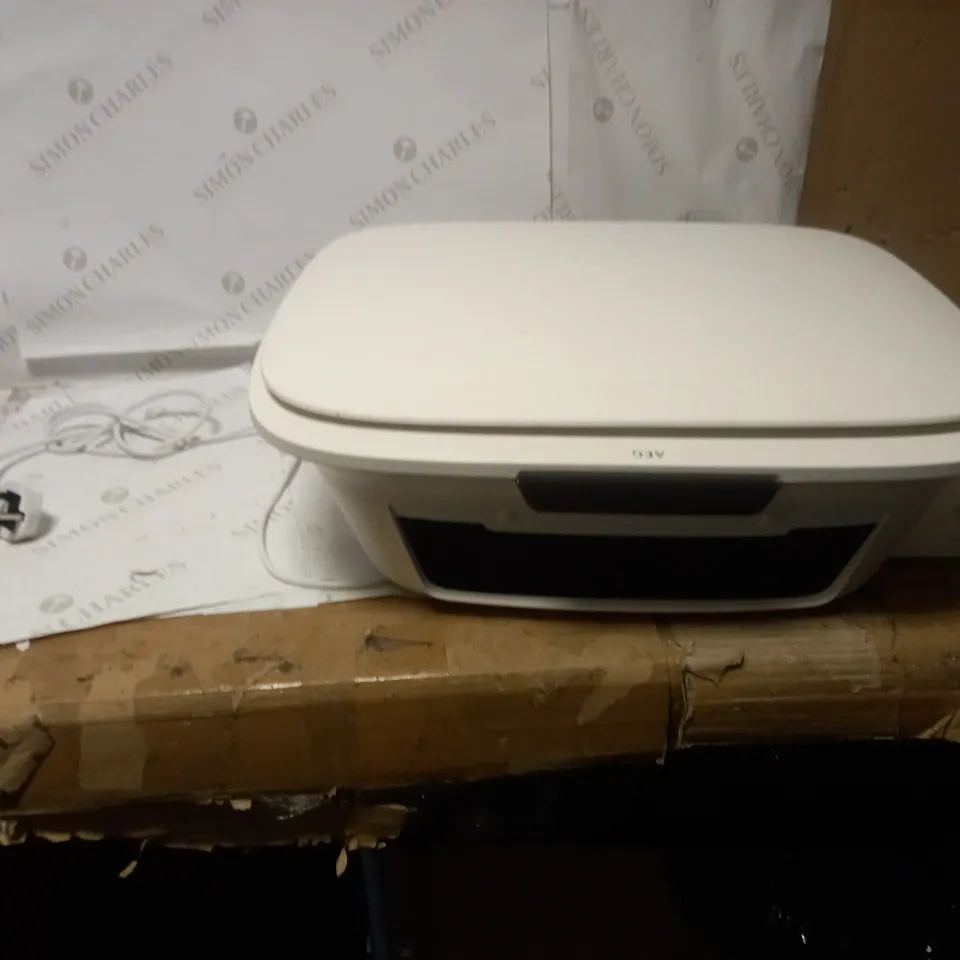 AEG AIR PURIFIER AX51-304WT