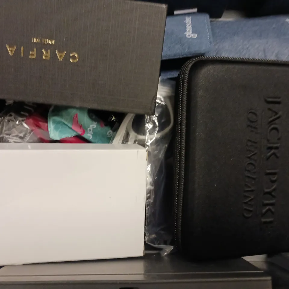 BOX OF APPROXIMATELY 20 ASSORTED VISION ITEMS TO INCLUDE - BROOKS READING GLASSES , UNBRANDED HEART SUNGLASSES , JIEHU PINK GOGGLES ETC