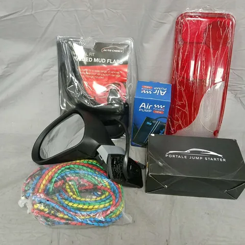 APPROXIMATELY 15 ASSORTED VEHICLE PARTS & ACCESSORIES TO INCLUDE JUMP STARTER, MOULDED MUD FLAPS, WING MIRROR, ETC - COLLECTION ONLY