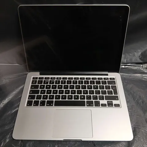 APPLE MACBOOK PRO 13-INCH SILVER LAPTOP – A1502 (EMC 2875)