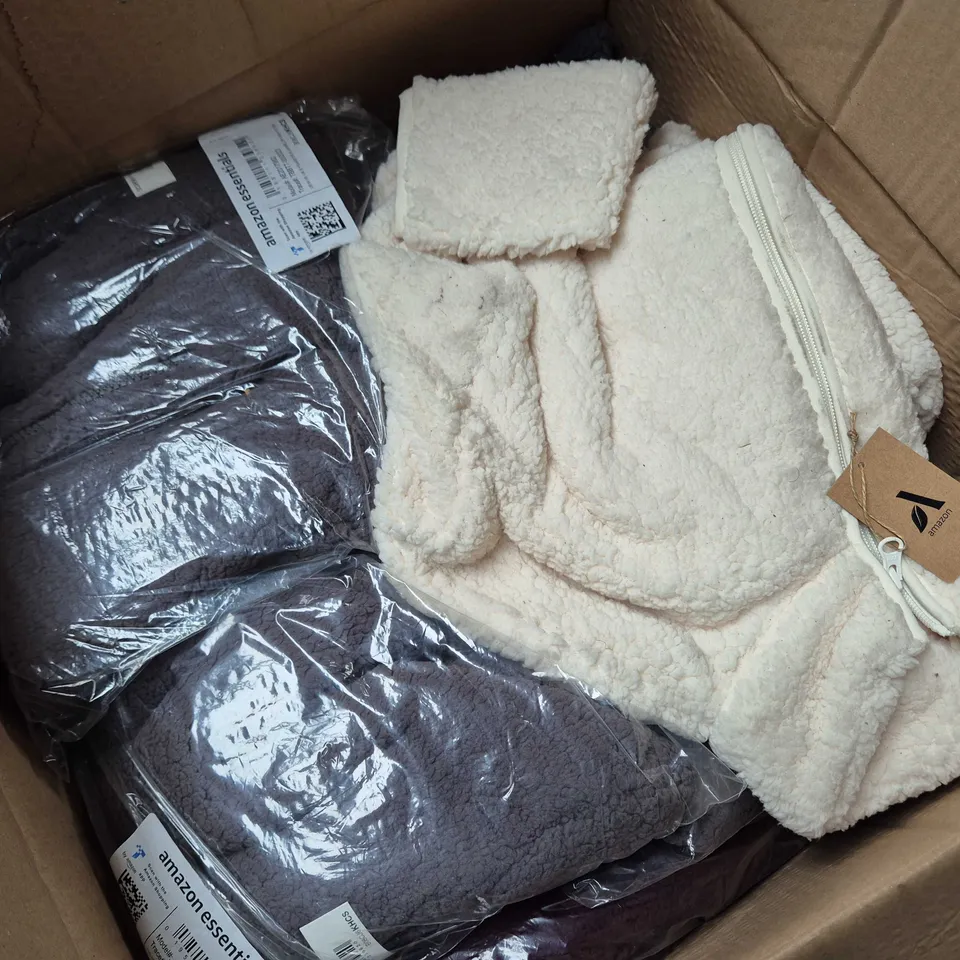 APPROXIMATELY 36 ASSORTED KIDS FLEECE TOPS CLOTHING ITEMS IN VARIOUS SIZES, STYLES & COLOURS - COLLECTION ONLY