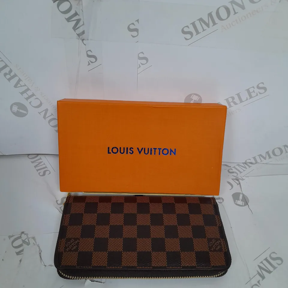 BOXD LOUIS VUITTON LEATHER PURSE