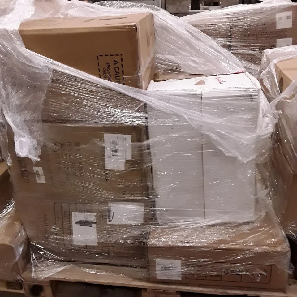 PALLET OF ASSORTED PRODUCTS INCLUDING OFFICE CHAIRS, CORNER DESK