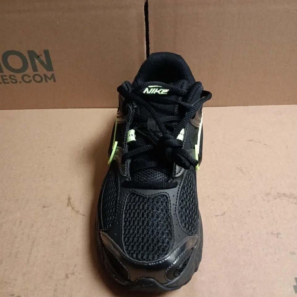 PAIR OF NIKE V5 RNR BLACK LIME BLAST TRAINERS - 6