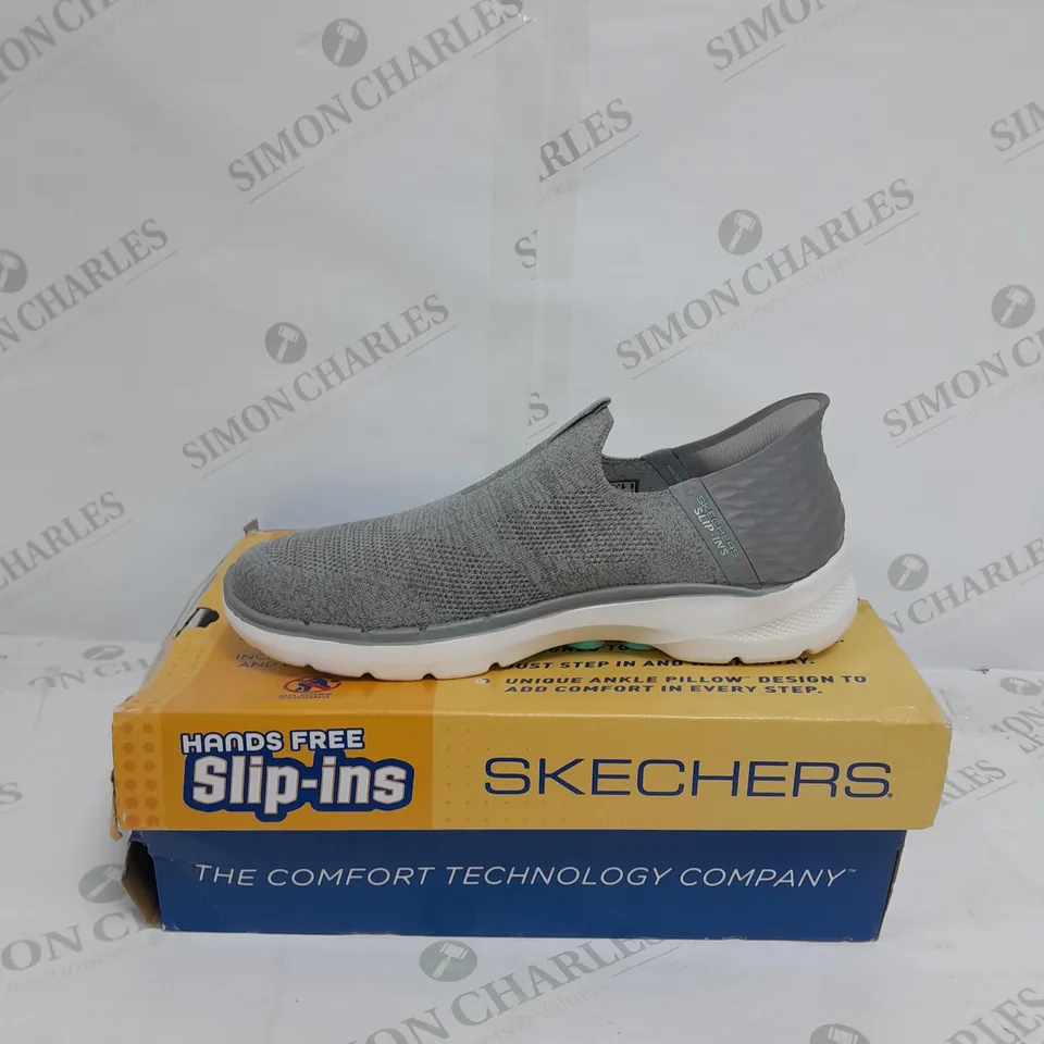 SKETCHER SLIP ON GO WALK NAVY TRAINERS SIZE 6.5