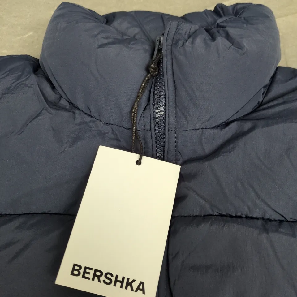 BERSHKA NAVY PUFFER JACKET – UK 6 (XS)