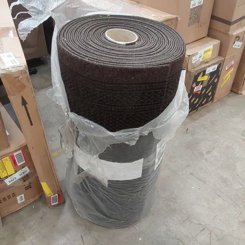 LONG ROLL OF COMMERCIAL FLOORING CARPET - SIZE UNSPECIFIED 