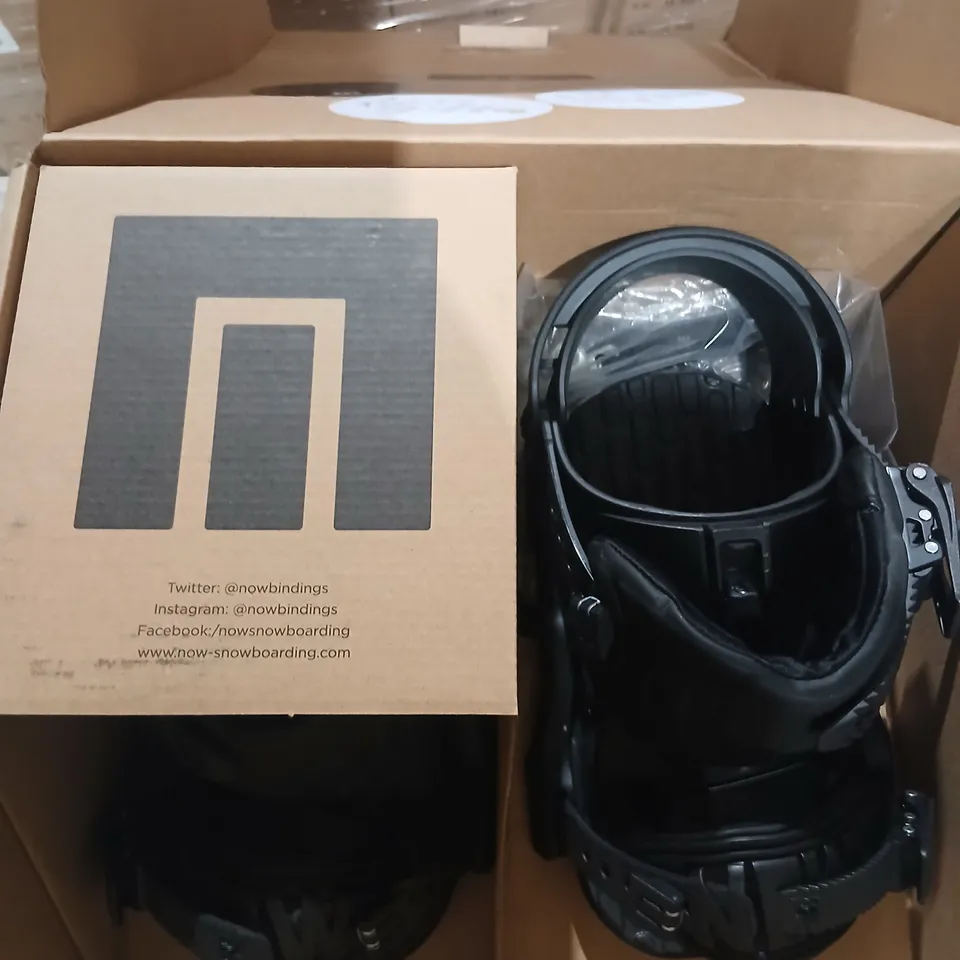 NOW PILOT SNOWBOARD BINDINGS – BLACK, MEDIUM (US 7–10.5 / EU 39–43.5) – BOXED